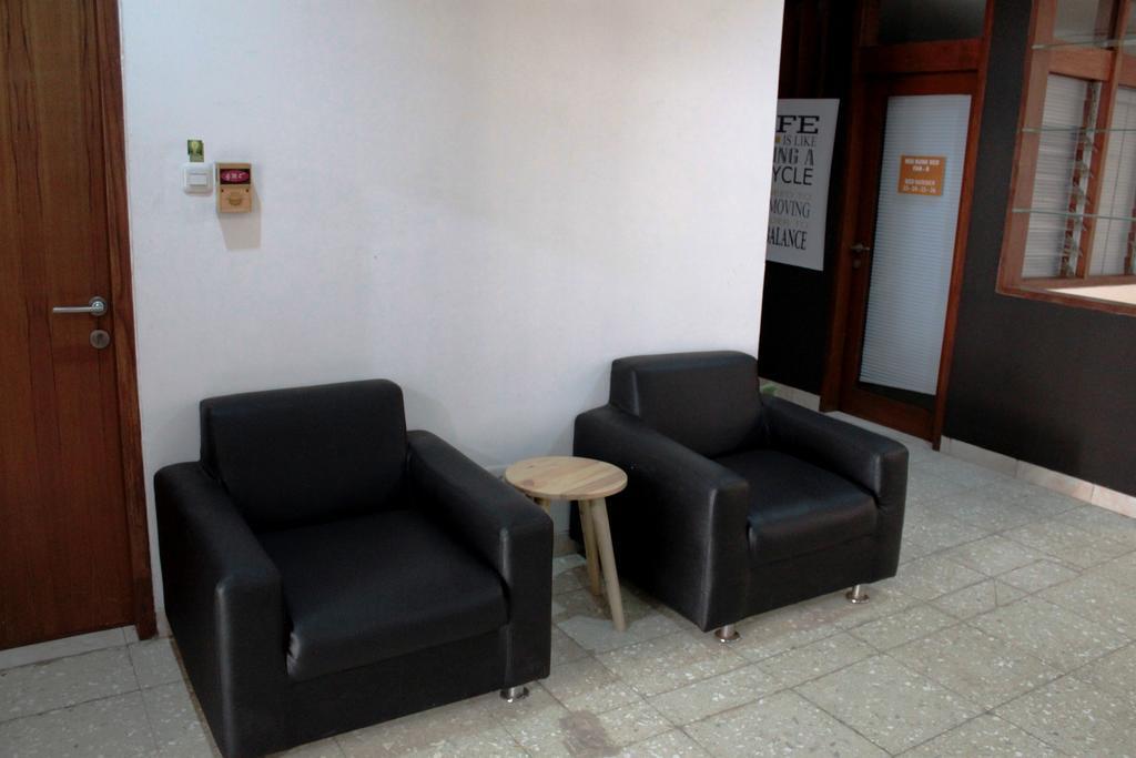Pinisi Backpacker Hostel Bandung Exterior photo