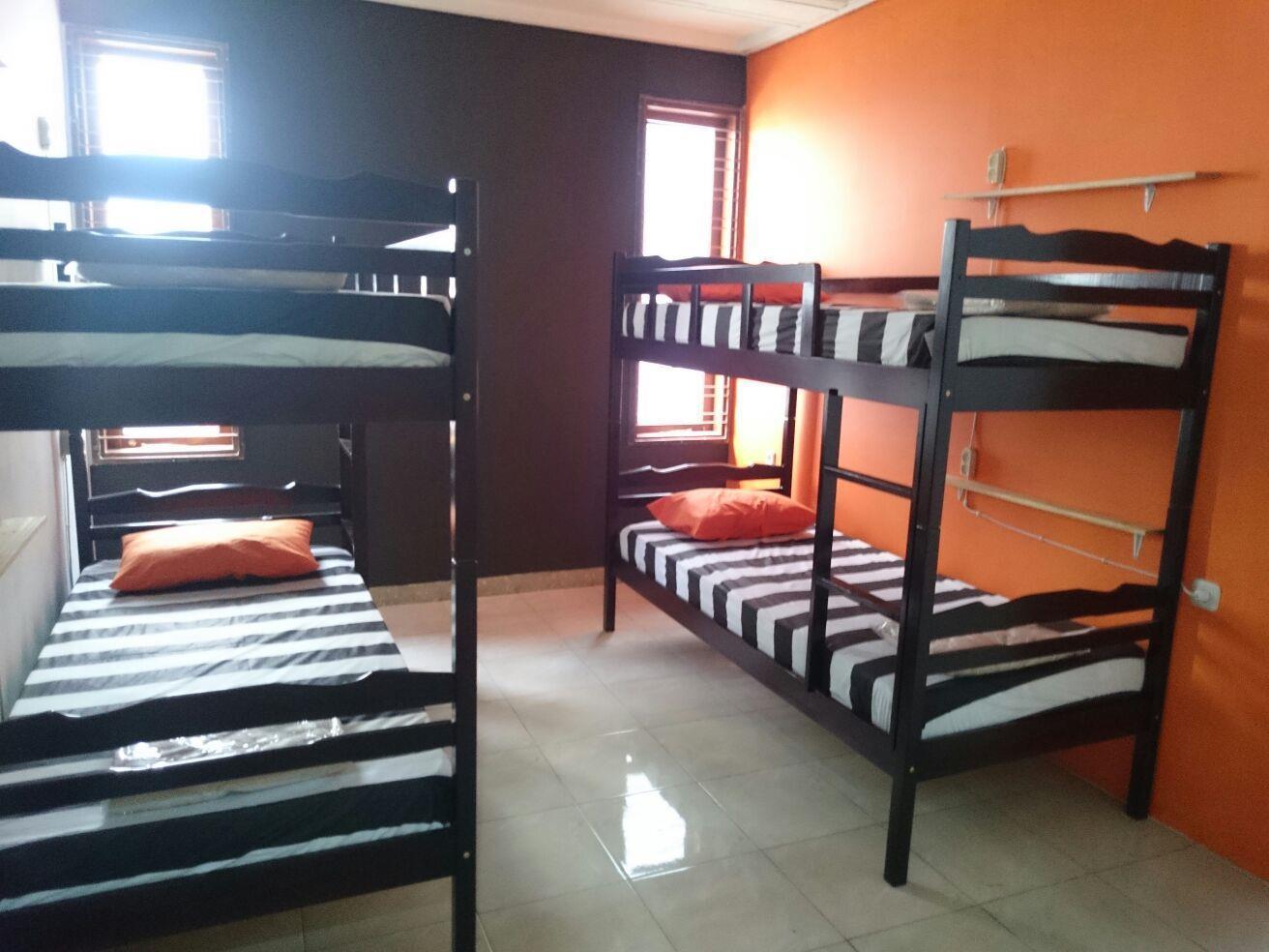 Pinisi Backpacker Hostel Bandung Exterior photo