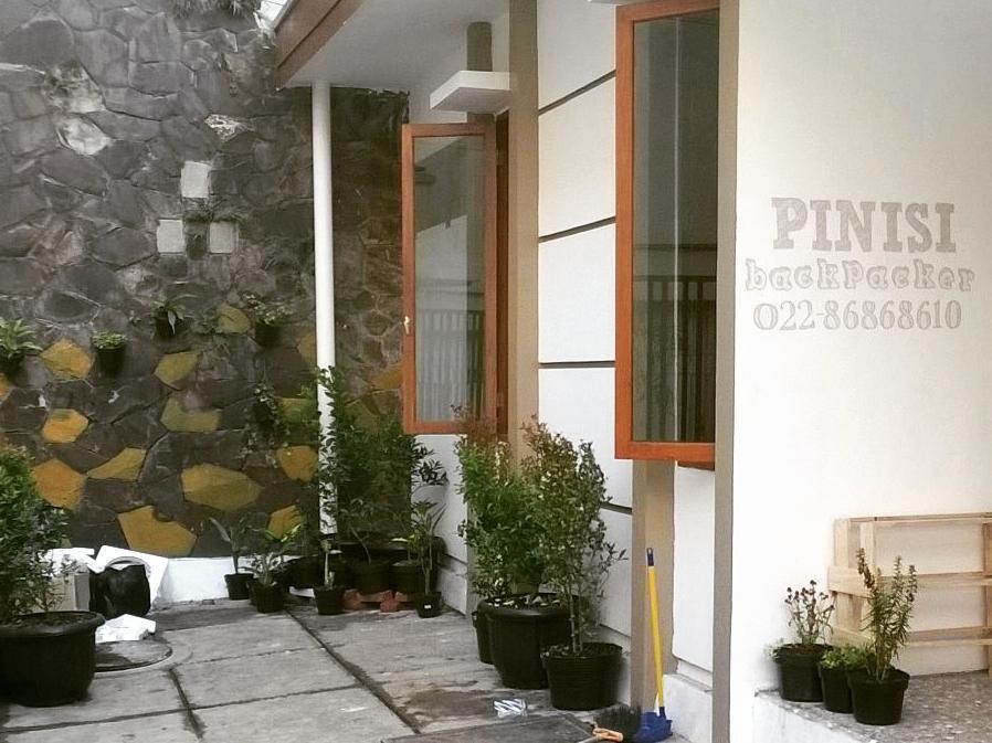 Pinisi Backpacker Hostel Bandung Exterior photo