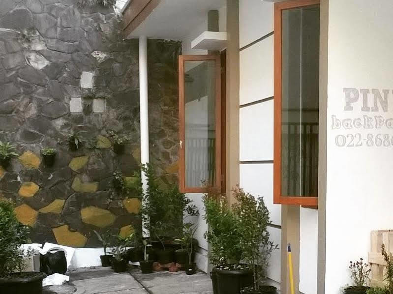 Pinisi Backpacker Hostel Bandung Exterior photo