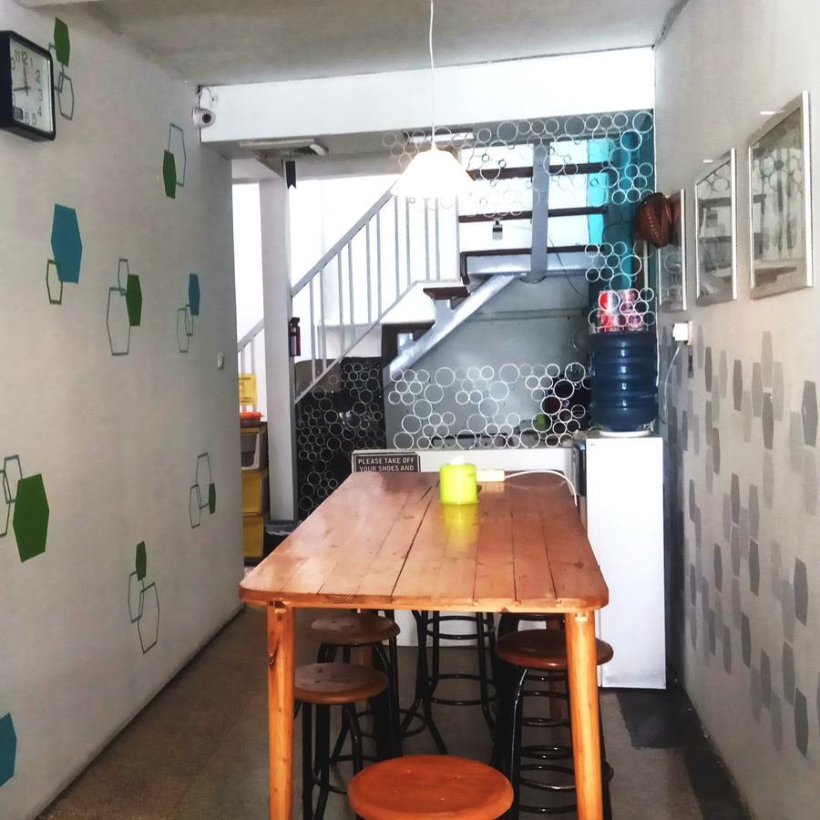 Pinisi Backpacker Hostel Bandung Exterior photo