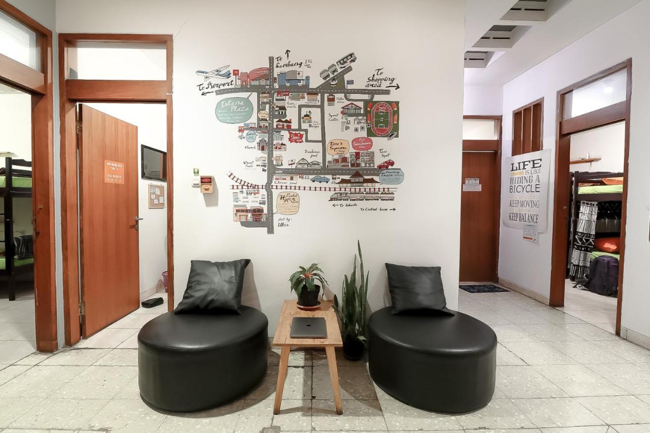 Pinisi Backpacker Hostel Bandung Exterior photo